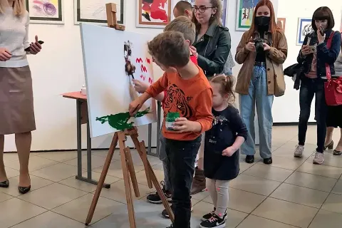 AAEVR: Exhibition “Art of Special People” #559937085