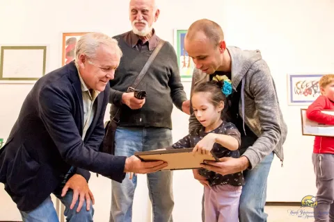 AAEVR: Exhibition “Art of Special People” #658424143