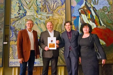 Visitors to the exhibition of paintings by Valery Geghamyan at the Chocolate House, fragment 2
