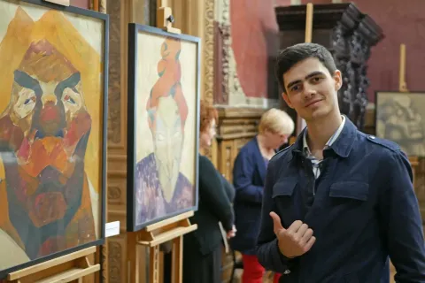 Visitors to the exhibition of paintings by Valery Geghamyan at the Chocolate House, fragment 12
