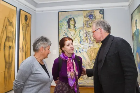 Фонд Гегамяна: «Вона відчуває себе богинею» #70371691
