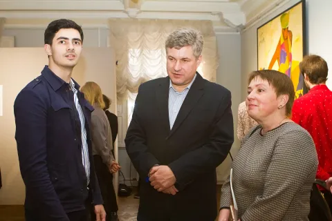 Фонд Гегамяна: «Вона відчуває себе богинею» #64712607