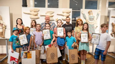 “The Power of Fragility” through the Eyes of Young Artists